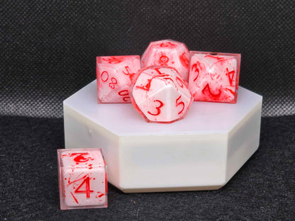 True Crime Scene - 7 Piece Dice Set