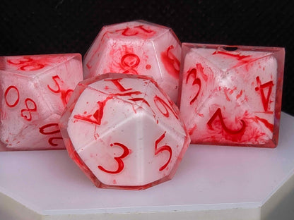 True Crime Scene - 7 Piece Dice Set