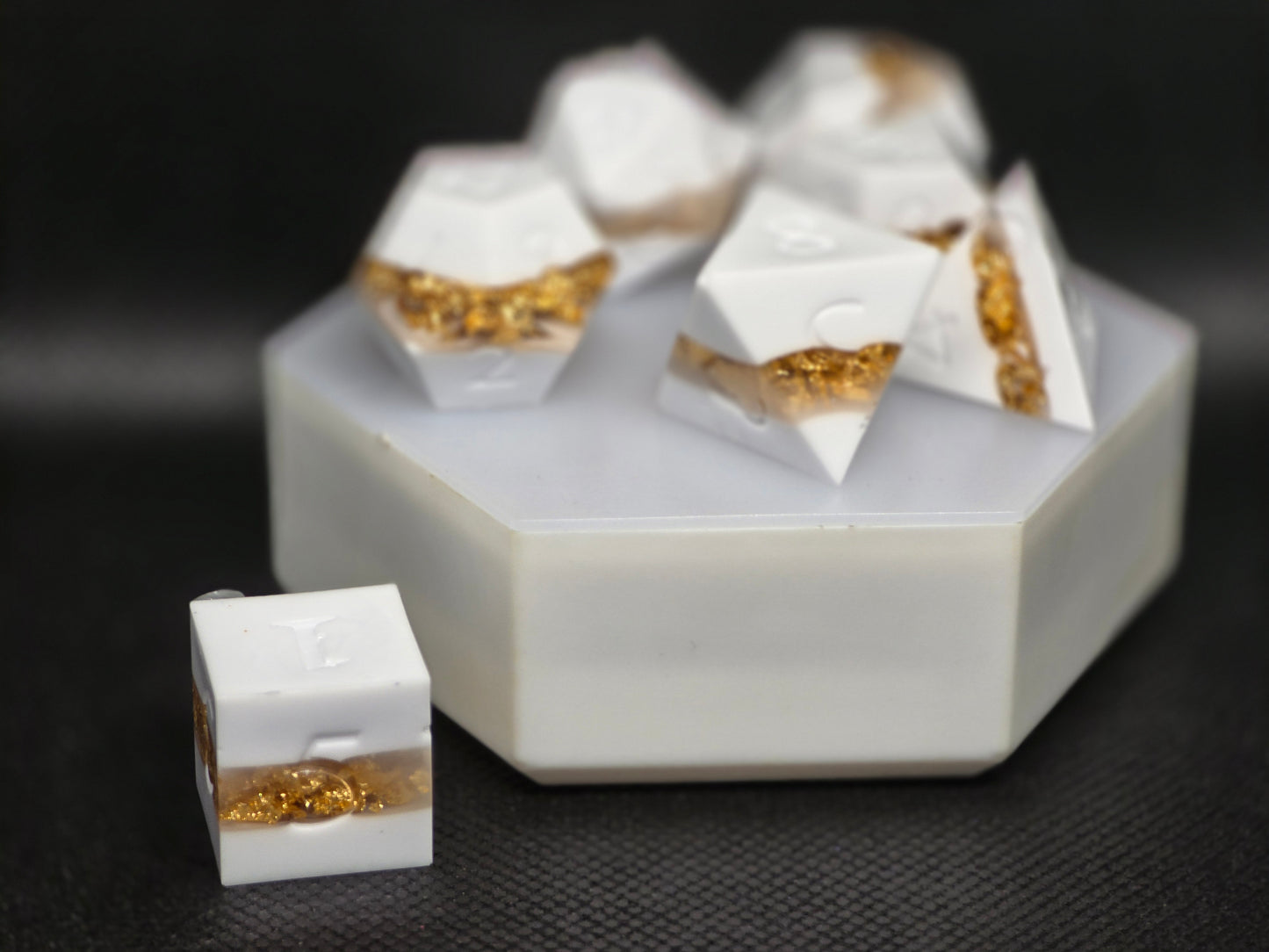 Gold Vein | White | 7 Piece Dice Set